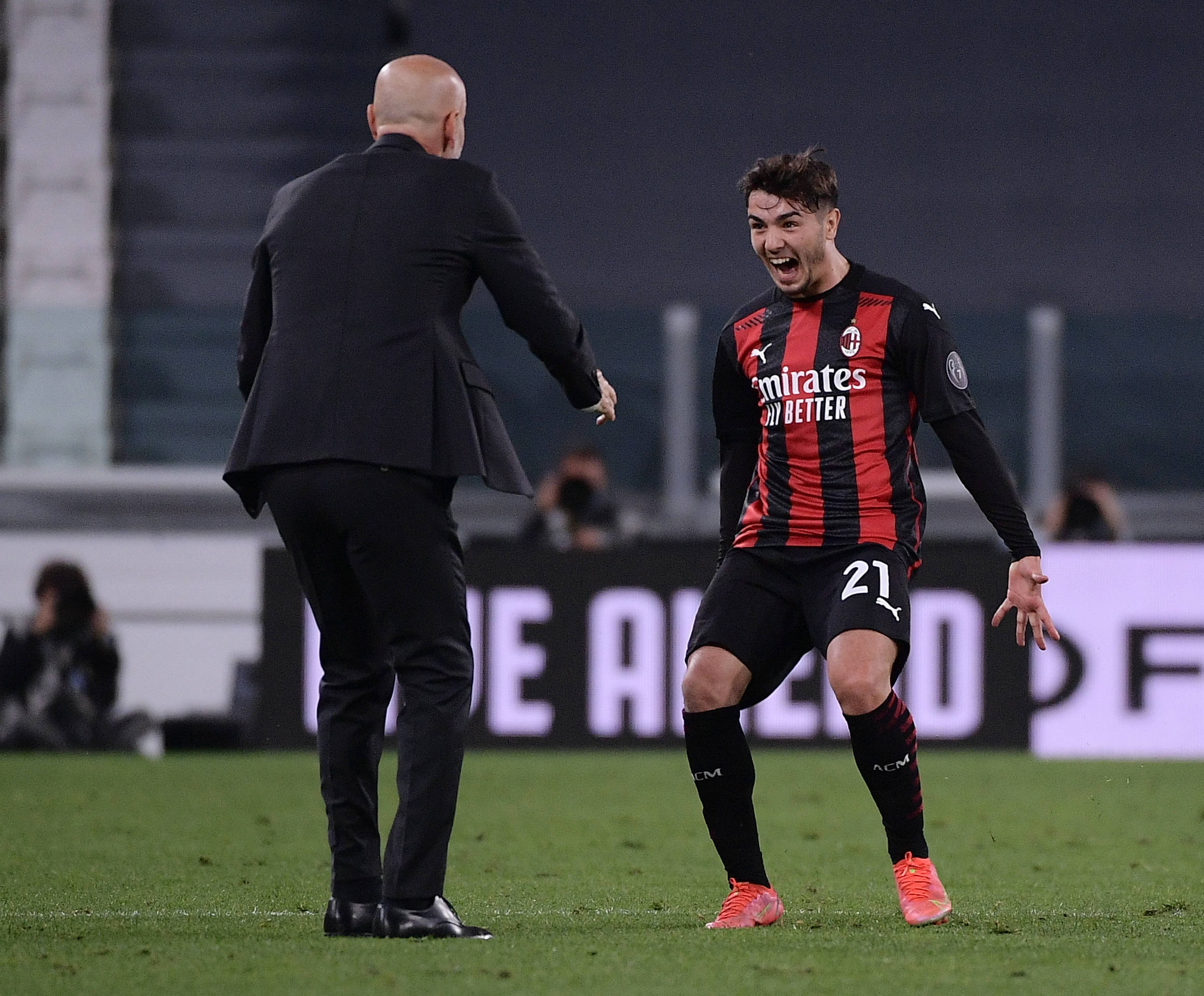 比利亚雷亚尔凭借凌厉进攻,收获胜利,振奋人心的简单介绍 比利亚雷亚尔凭借凌厉进攻,收获胜利,振奋人心的简单介绍