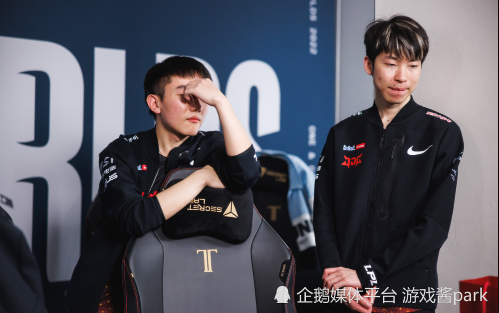 EG险胜EDG,Doinb打出惊人五杀鏖战多局成都决赛之夜,点燃全场激情 EG险胜EDG,Doinb打出惊人五杀鏖战多局成都决赛之夜,点燃全场激情