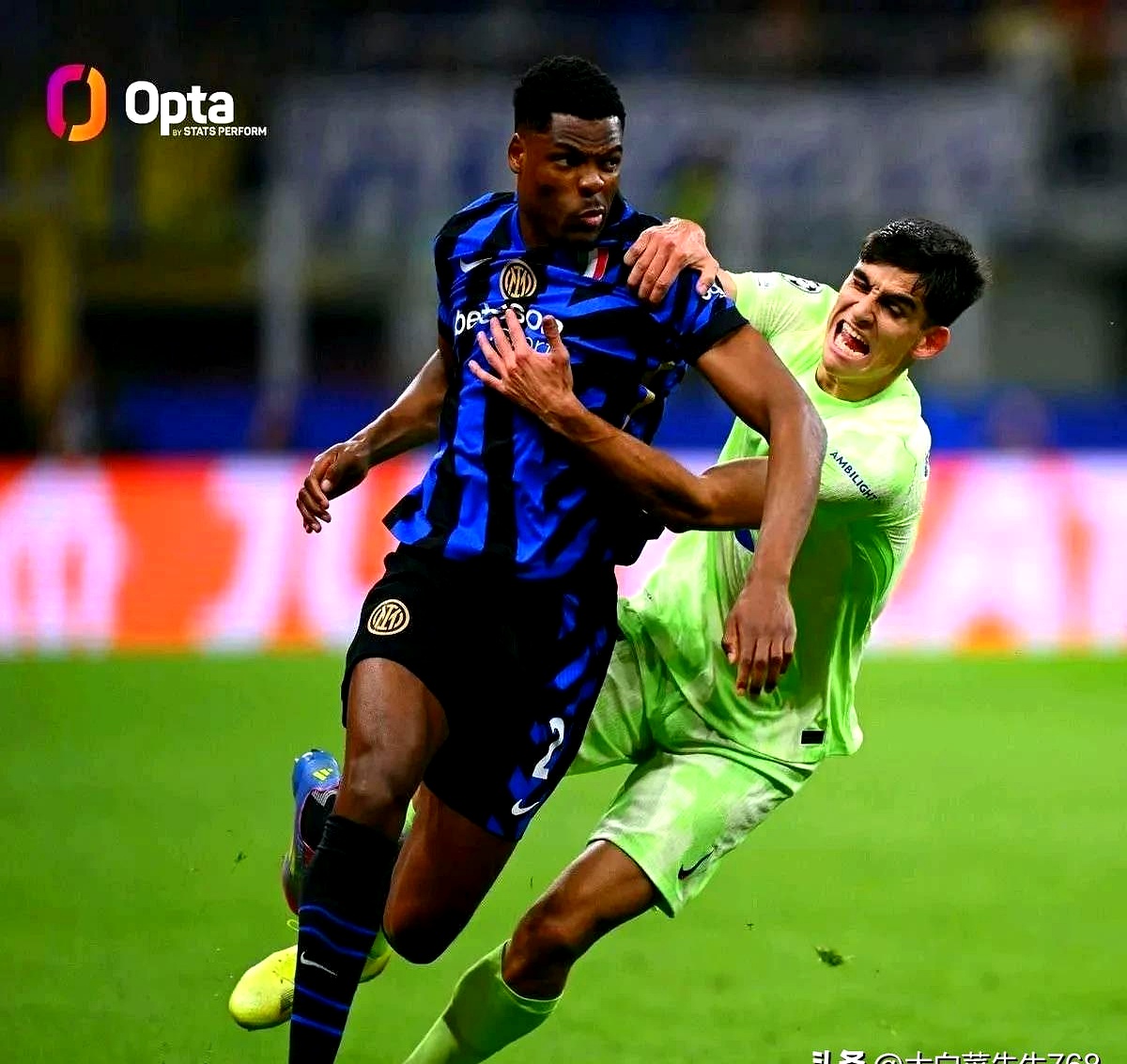 HKA碾压SHR,Zeus关键团战开团秒人焦点之战半决赛,引爆全场热议 HKA碾压SHR,Zeus关键团战开团秒人焦点之战半决赛,引爆全场热议