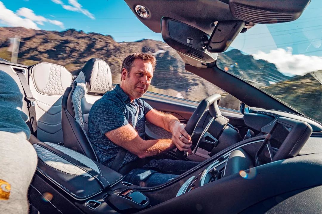 关于红牛二队翻盘阿斯顿马丁，皮亚斯特里关键制胜的信息