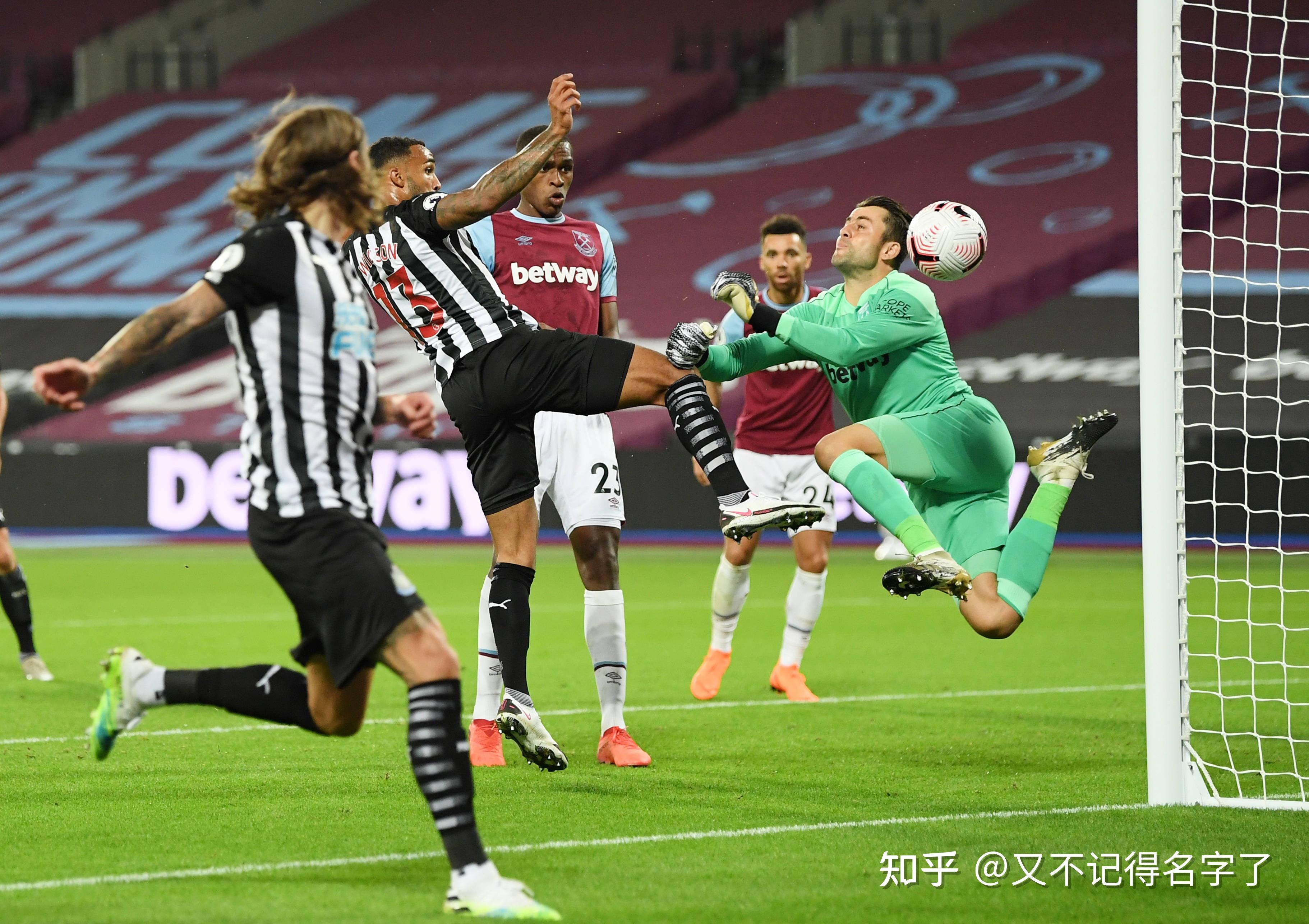 关于梅赛德斯鏖战威廉姆斯，汉密尔顿带队取胜的信息