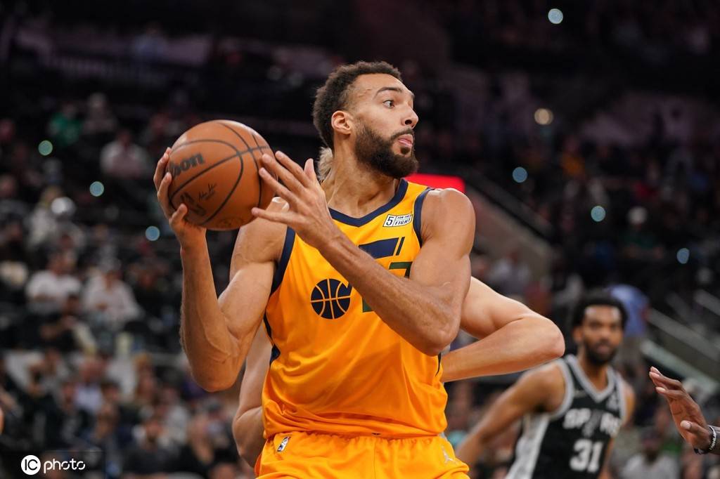 马刺鏖战辽宁队,戈贝尔刷新纪录 马刺鏖战辽宁队,戈贝尔刷新纪录