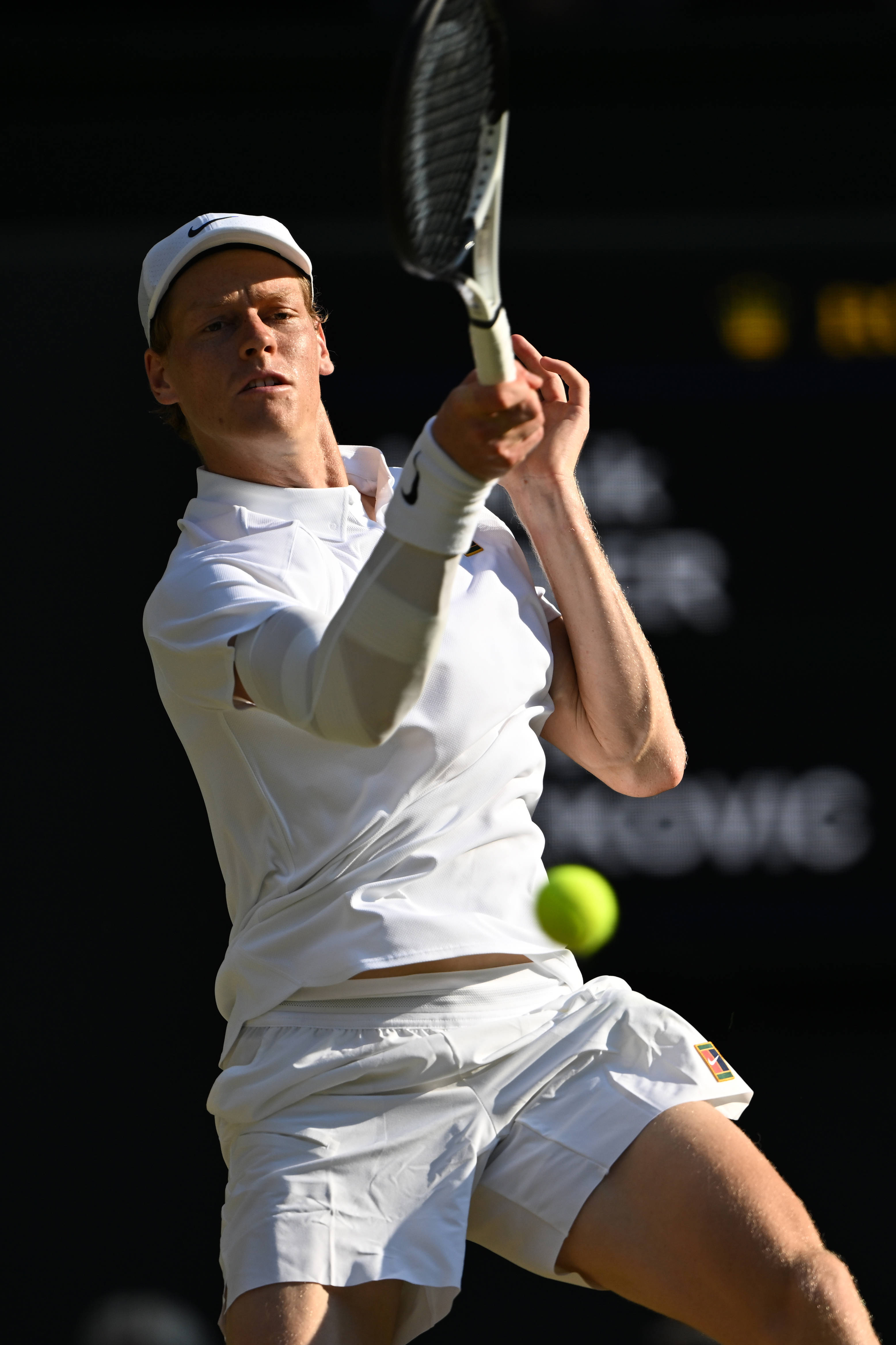 ATP总决赛鏖战法网,辛纳高光表现 ATP总决赛鏖战法网,辛纳高光表现