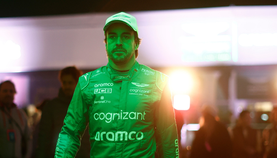 威廉姆斯横扫阿斯顿马丁，塞恩斯点燃赛场