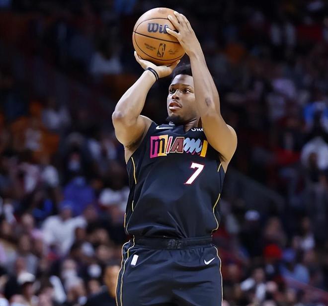 热火逆转浙江队，范弗利特高光表现