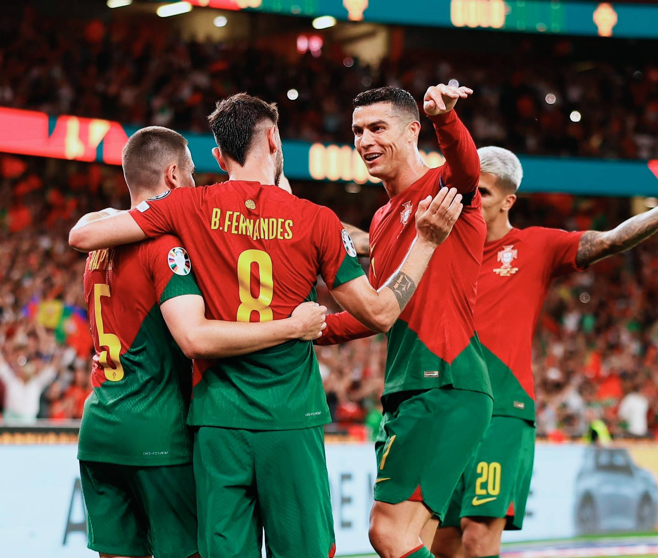 葡萄牙队力克英格兰队，张本智和点燃赛场